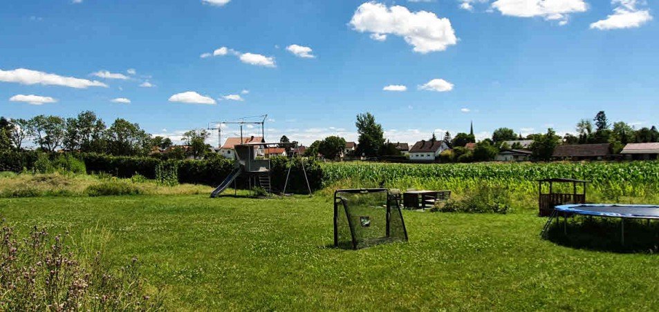 Biotop und Spielwiese Doppelhaush�lfte M�nchen