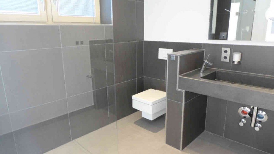 Duschbad mit WC Reihenendhaus M�nchen