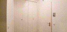 Diele mit Garderobenschrank N�he Olympia-Einkaufs-Zentrum-Moosach! **Modernisiertes Appartment in ruhiger Gartenlage**