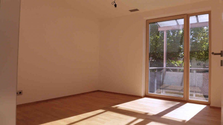 Zimmer 1 OG Reihenendhaus M�nchen