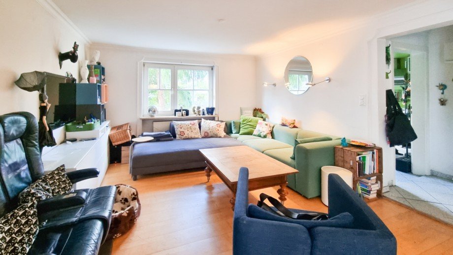 Wohnzimmer Teilansicht Doppelhaush�lfte M�nchen