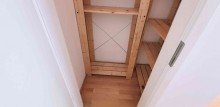 Kammer mit Regalen **Traumhafte Garten-/Terrassenwohnung in gr�ner Lage von Solln**