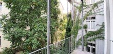 Blick vom Balkon in den Innenhof **Altbaujuwel mit Einbauk�che und Balkon in ruhiger Lage von Neuhausen**