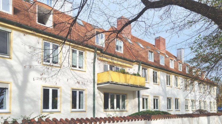 S�dansicht mit Balkon M�nchen Etagenwohnung **Vermietetes Appartement mit Balkon in traumhafter Lage am Schloss Nymphenburg**