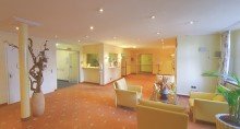Lobby mit Pforte **Vermietetes Appartement mit Balkon in traumhafter Lage am Schloss Nymphenburg**