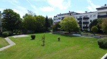 Blick in den Garten (Fr�hjahr) N�he Olympia-Einkaufs-Zentrum-Moosach! **Modernisiertes Appartment in ruhiger Gartenlage**