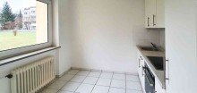 Platz f�r Esstisch N�he Olympia-Einkaufs-Zentrum-Moosach! **Modernisiertes Appartment in ruhiger Gartenlage**
