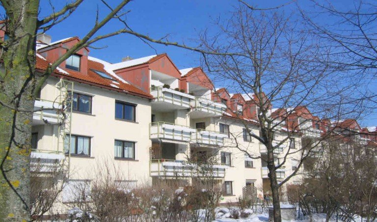 S�dansicht vom Garten aus M�nchen Terrassenwohnung N�he OEZ/U1: **Gem�tliche Garten-/Terrassenwohnung in absolut ruhiger Lage**