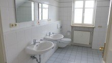 Badezimmer mit Fenster Am Moosfeld n�he Messe - ruhige Lage! *Gem�tliches Dachgeschoss mit Balkon, EBK und viel Stauraum*