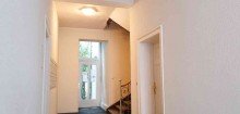 Haueingang mit Aufzug **Altbaujuwel mit Einbauk�che und Balkon in ruhiger Lage von Neuhausen**