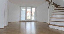 Wohnbereich mit Treppe zum 3. OG. Altschwabing - ruhig und mittendrin! *Traumhafte Maisonettewohnung mit 2 Balkonen zum Innenhof*