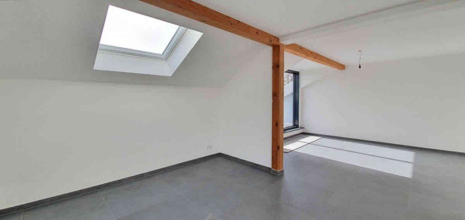 Optisch getrennter Schlafbereich Dachgeschosswohnung M�nchen