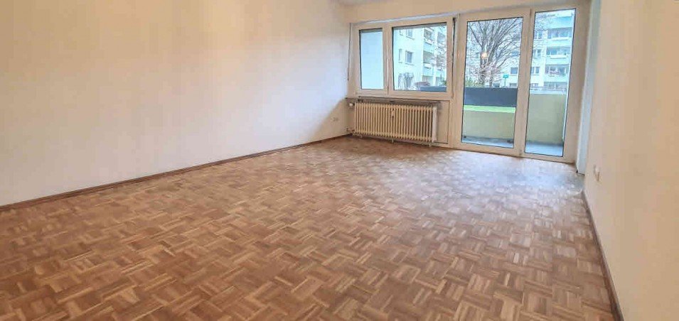Wohn-/Schlafzimmer Erdgeschosswohnung M�nchen