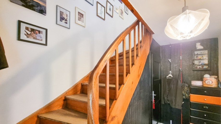 Eingangsbereich und Treppe Doppelhaush�lfte M�nchen