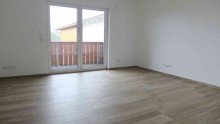 Wohnzimmer mit S�dbalkon Chiemsee! **Attraktive Neubauwohnung mit S�dbalkon und traumhaftem Kampenwandblick**