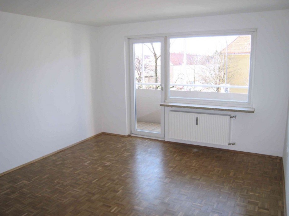 Wohnzimmer mit Loggia Etagenwohnung M�nchen