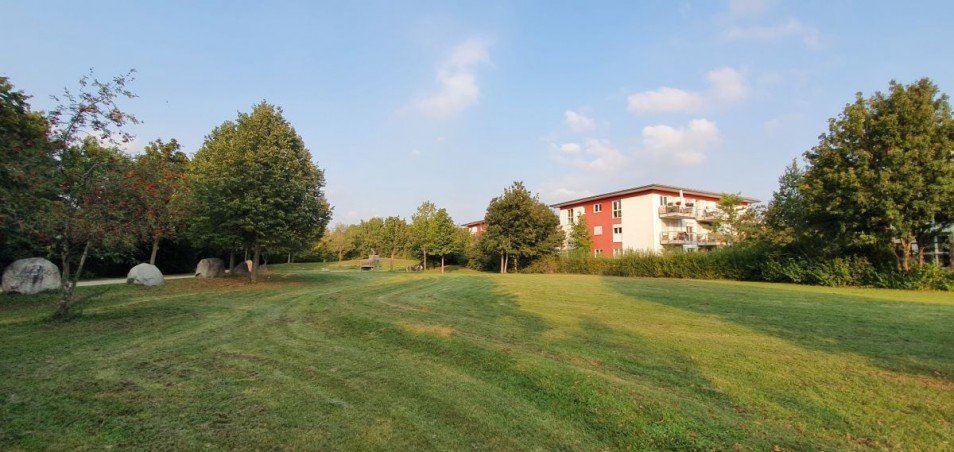 Parklage neben dem Haus Dachgeschosswohnung M�nchen