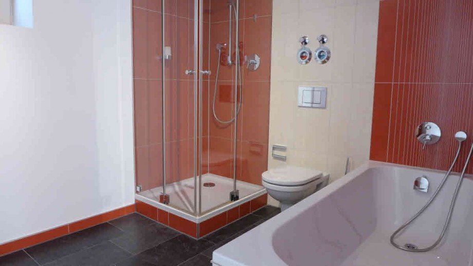 Badezimmer mit sep. Dusche Reihenendhaus M�nchen