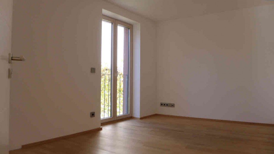 Zimmer 3 OG. Reihenendhaus M�nchen