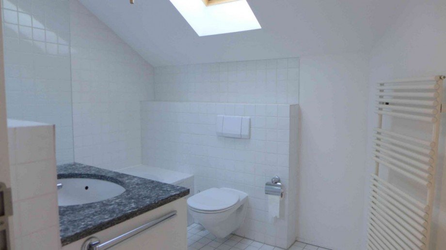 Badezimmer DG (Beispiel) Doppelhaush�lfte Feldafing