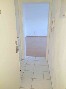 Flur mit Fliesen M�.-Laim! **Schnuckeliges Appartement zum ruhigen Innenhof - 2018 saniert**