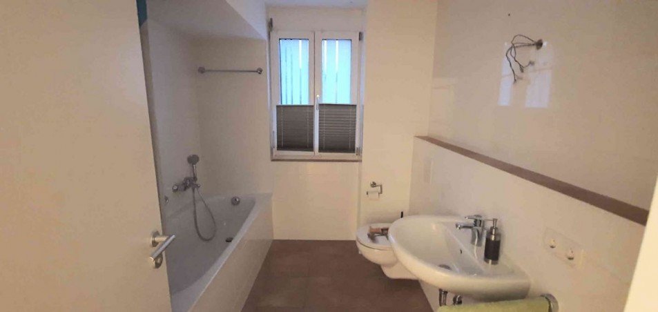 Badezimmer mit Dusche Erdgeschosswohnung M�nchen