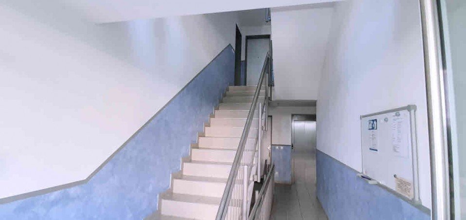Treppenhaus mit Aufzug Dachgeschosswohnung M�nchen