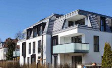 Blick auf die S�dterrasse Obermenzing am Nymphenburger Kanal! ** Erstbezug eines luxuri�sen Dachgeschosses**