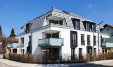Ansicht des Anwesns Obermenzing am Nymphenburger Kanal! ** Erstbezug eines luxuri�sen Dachgeschosses**