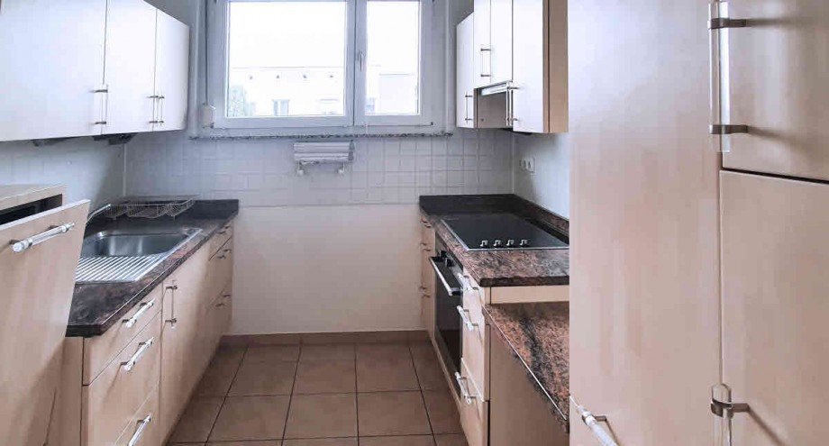 Blick in die K�che Dachgeschosswohnung M�nchen