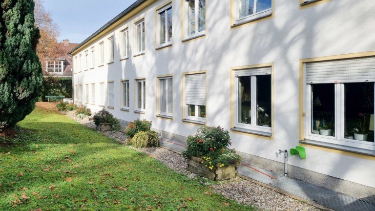 Westansicht M�nchen Etagenwohnung **Vermietetes Appartement in traumhafter Gartenlage am Schloss Nymphenburg**